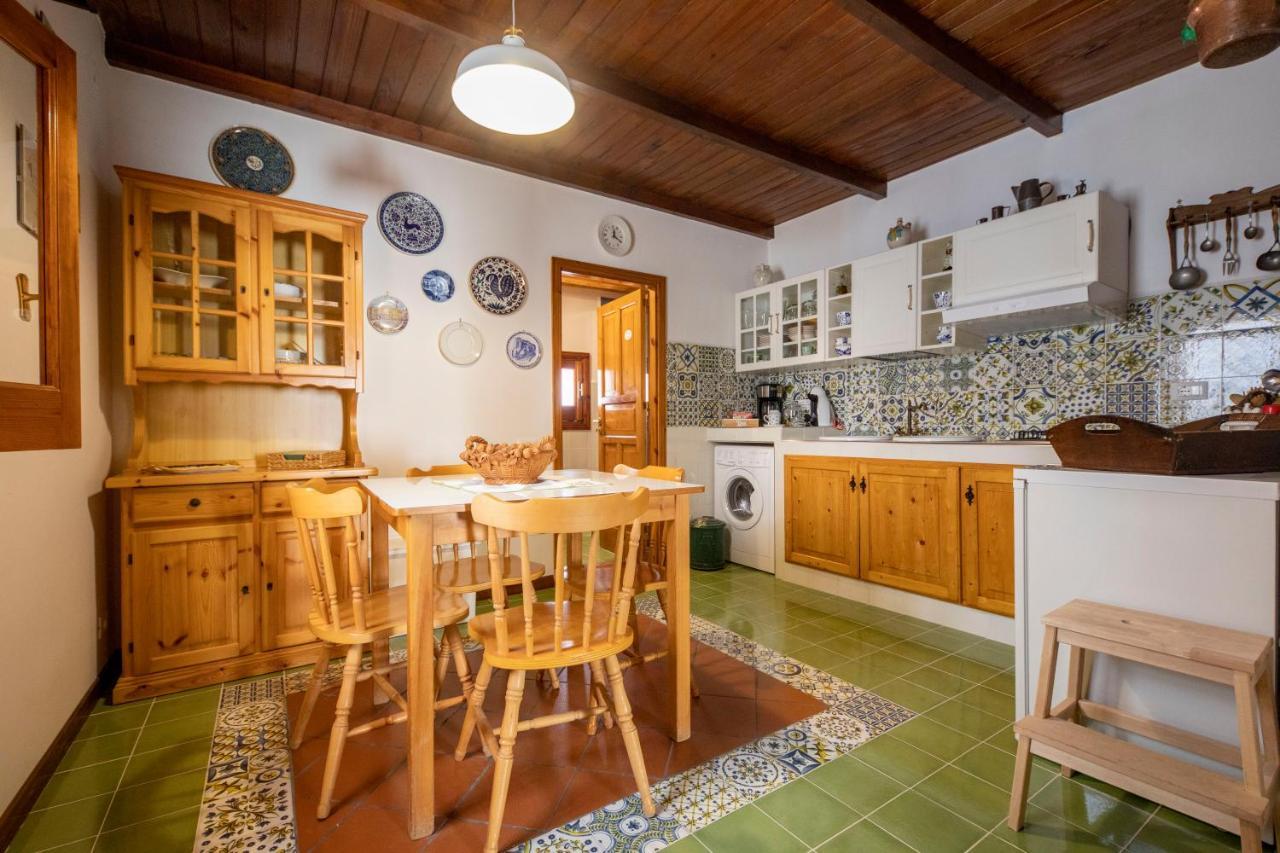 Familyholidays La Finestra Di Fronte Cefalù Kültér fotó