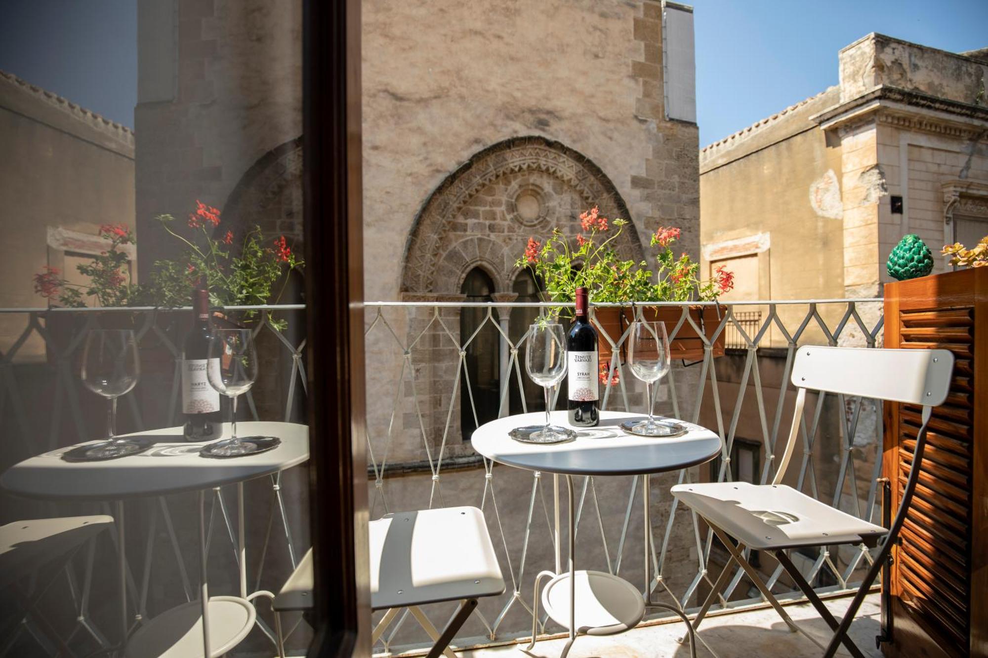 Familyholidays La Finestra Di Fronte Cefalù Kültér fotó